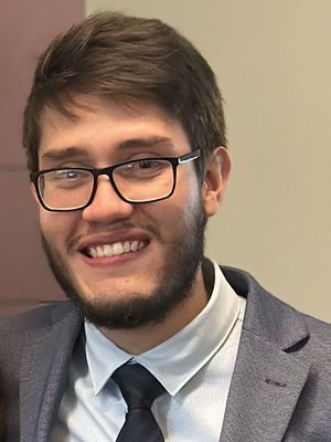 Carlos, 28