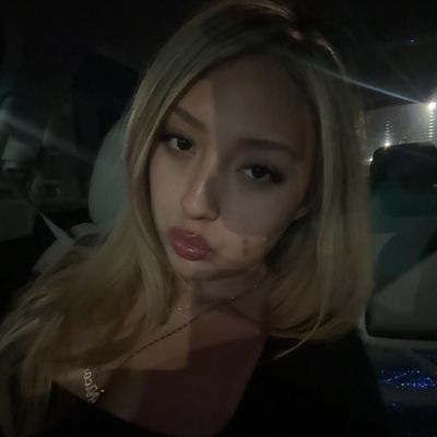 Nicole, 22