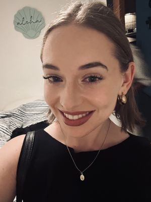 Ella, 19