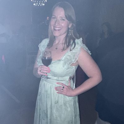Elizabeth, 32
