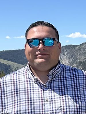 Daniel, 30