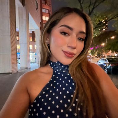 Yessenia, 23