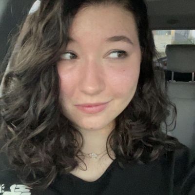 Corinne, 21