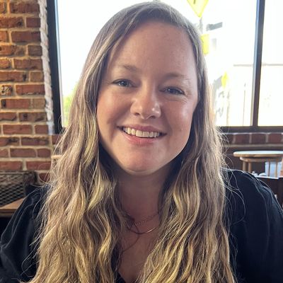 Maggie, 41