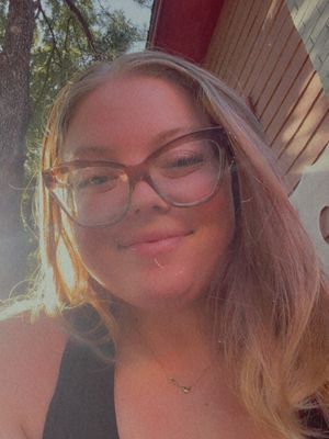 Nicole, 31