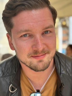 Kevin, 42
