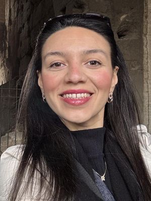 Romi, 30
