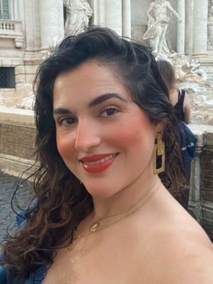 Nadia, 37