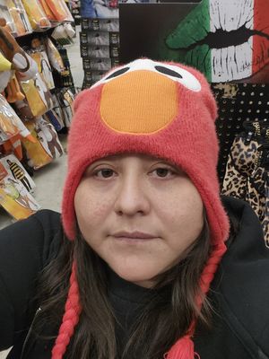 Ana, 32