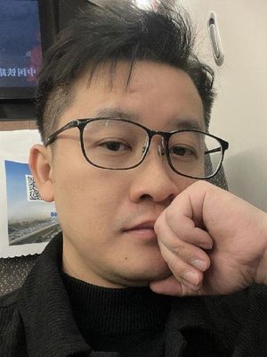 Albert, 35
