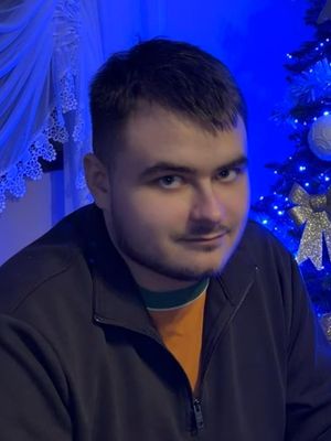 Tomasz, 25