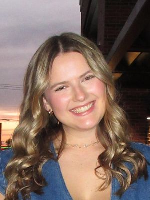 Maddie, 25