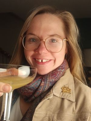 Sara, 33