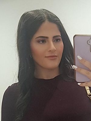 Vanessa, 24