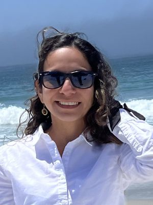 Dulce, 35