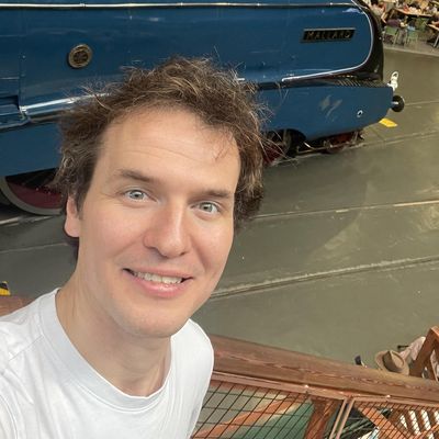 Charlie, 41