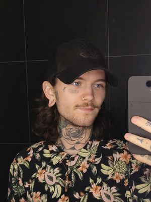 Kristoffer, 25