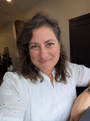 Stephanie, 39