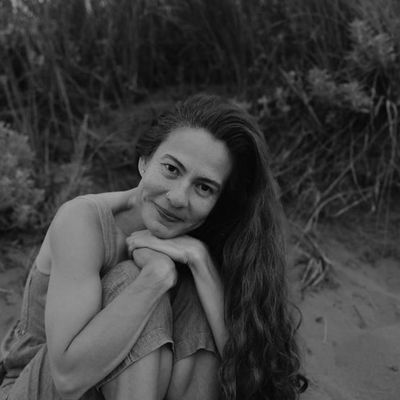 Natalia, 48