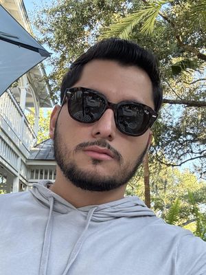 Sebastian, 28