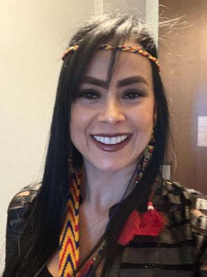 Eliana, 44