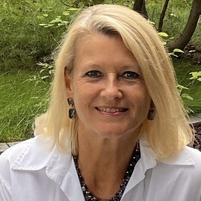 Elisabeth, 61
