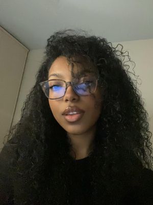Maria, 23