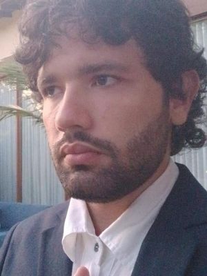 Ian, 27
