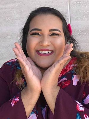 Angelina, 30