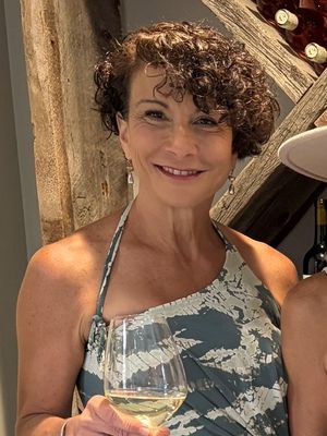 Laura, 60