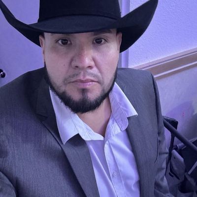Manuel, 38