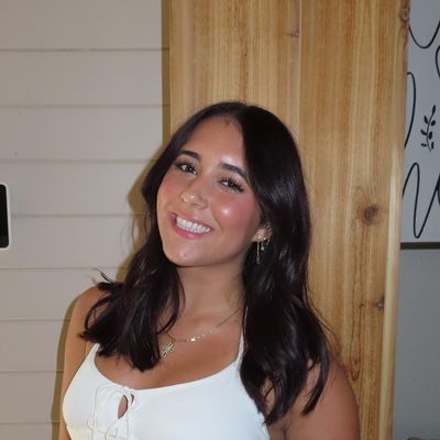 Amelia, 19