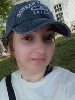 Emma, 24