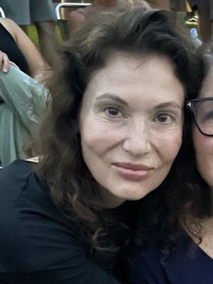 Lindsay, 48