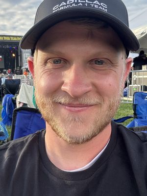 Chris, 27