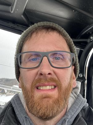 Dan, 41