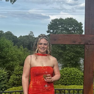 Ali, 26
