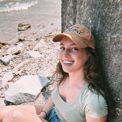 Noelle, 21