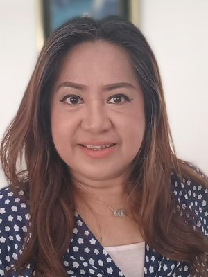 Dewi, 52