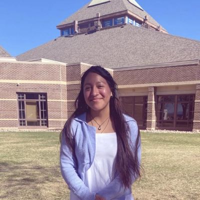 Rosa, 20
