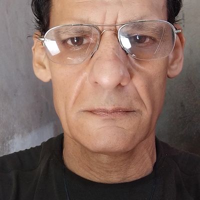 Luis, 33