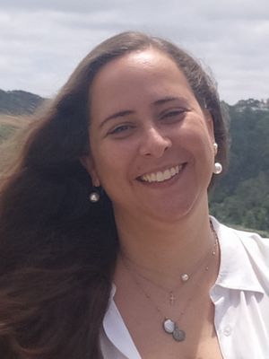 Ines, 37