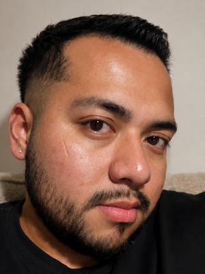 Eduardo, 27