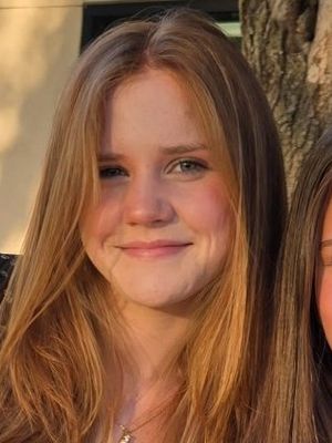 Holly, 19