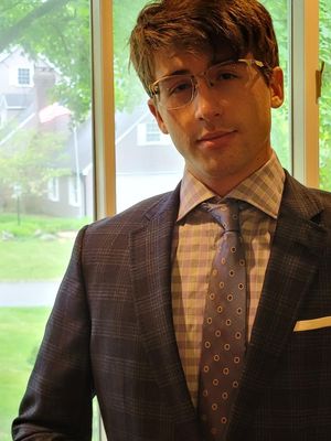 Thomas, 27