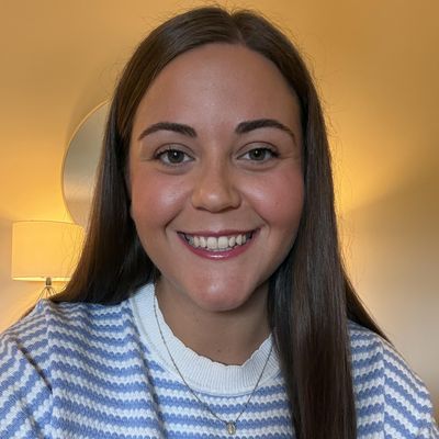 Anna, 28