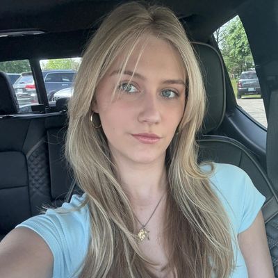 Jacklyn, 21