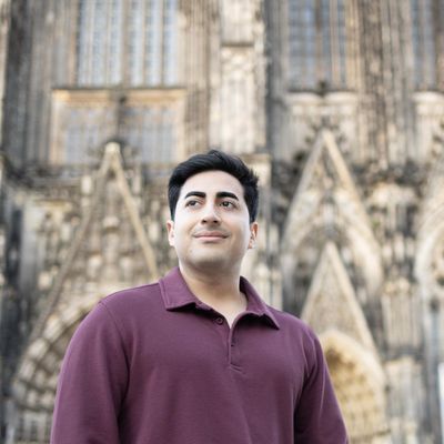 Luis, 40