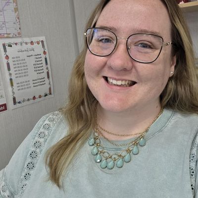 Danielle, 28