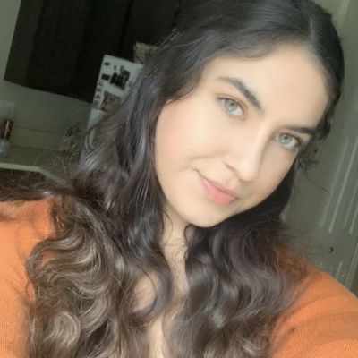 Meghan, 27